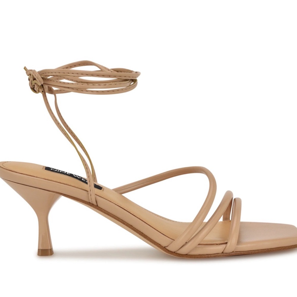HENDY ANKLE WRAP SANDALS 
Nine West
